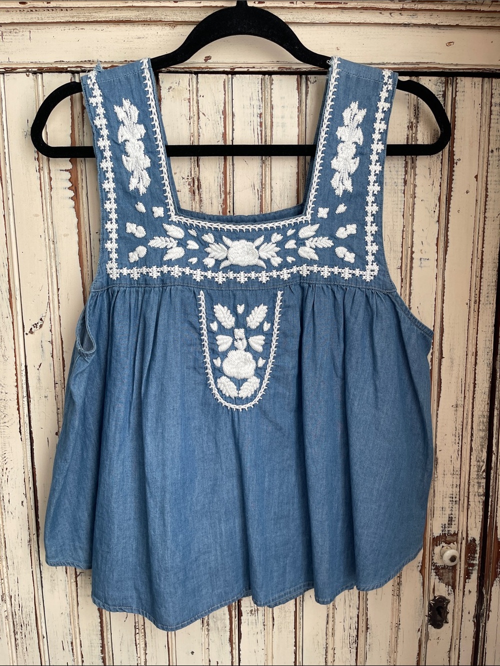 Lovers & Friends Blue Chambray Embroidered Sleeveless Peasant Top - Women